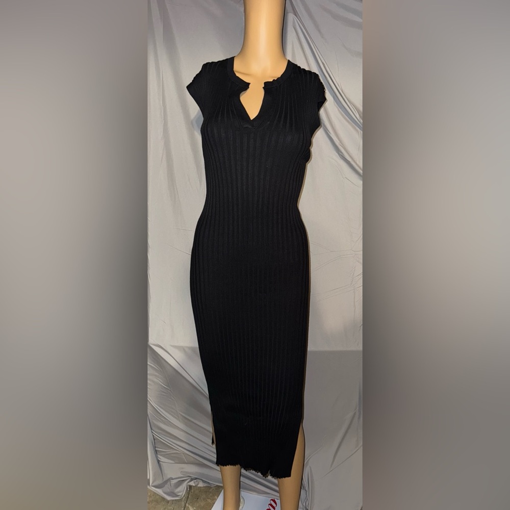 Freshman Black Ribbed Midi Dress